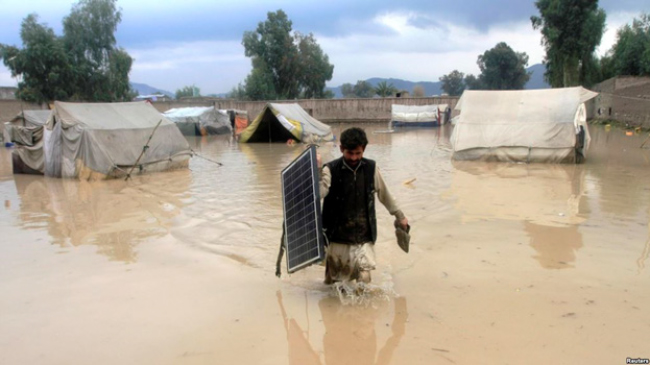 سیلاب‌های اخیر در ولسوالی امام صاحب کندز بیش از ۱۰۰۰ خانه را تخریب کرده‌است 